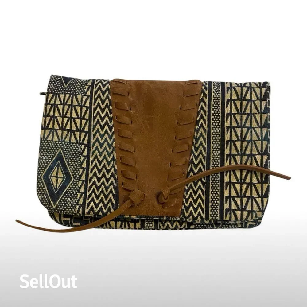 Women's Geometric Print clutch Bag Navy Cream